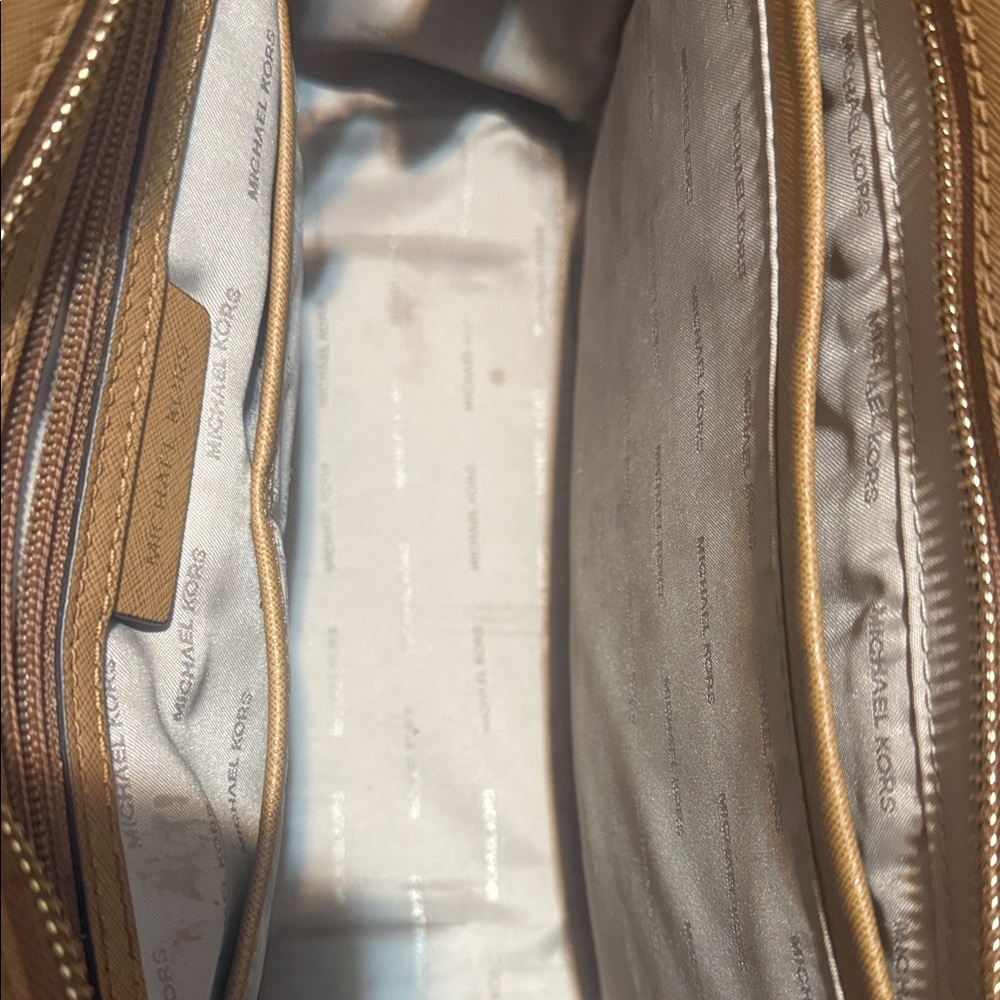 Michael Kors White and Tan Tote Bag - Picture 6 of 7